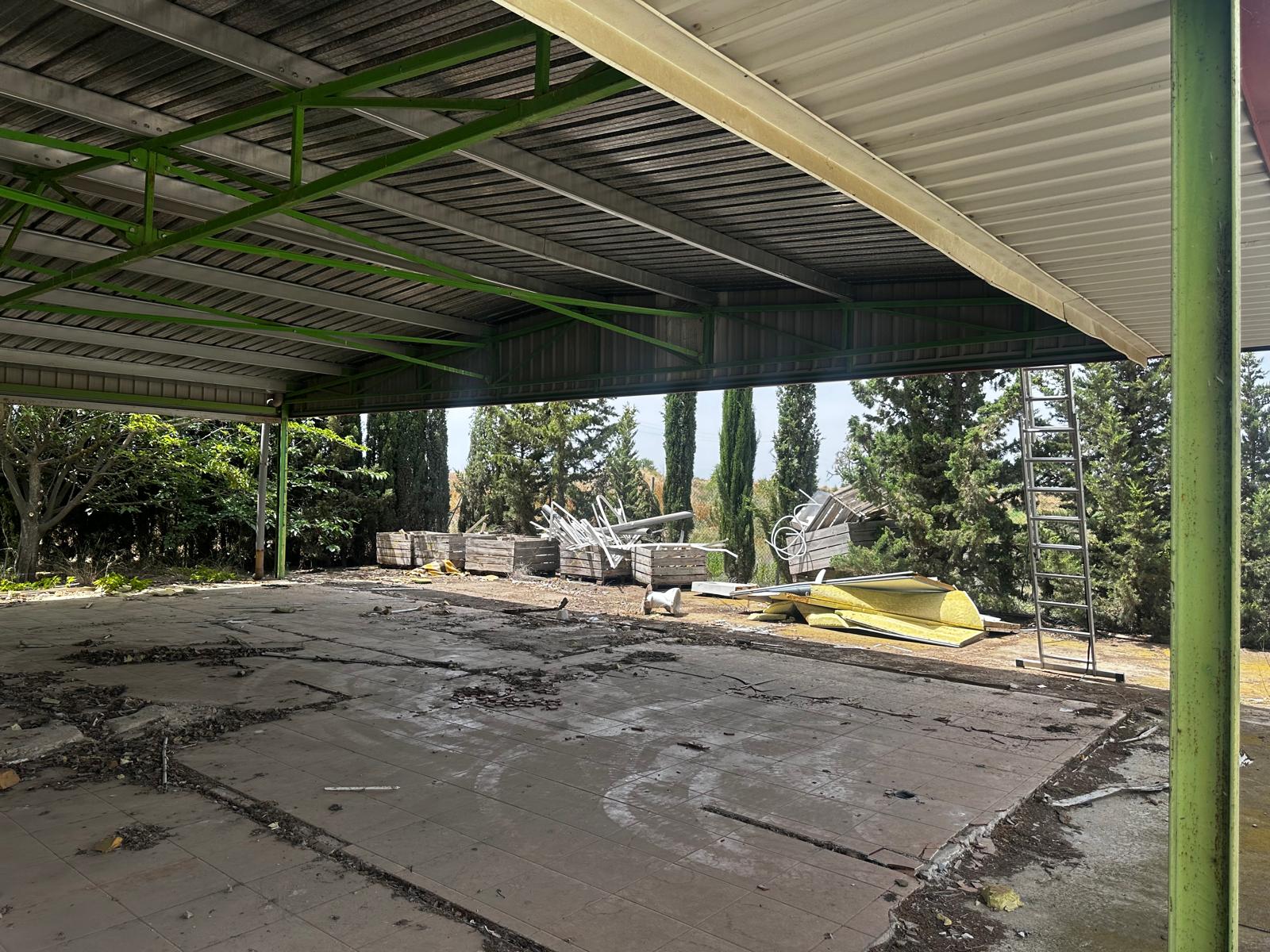 carpa metálica industrial desmontable 14 x 24 m con estructura y cubierta de chapa