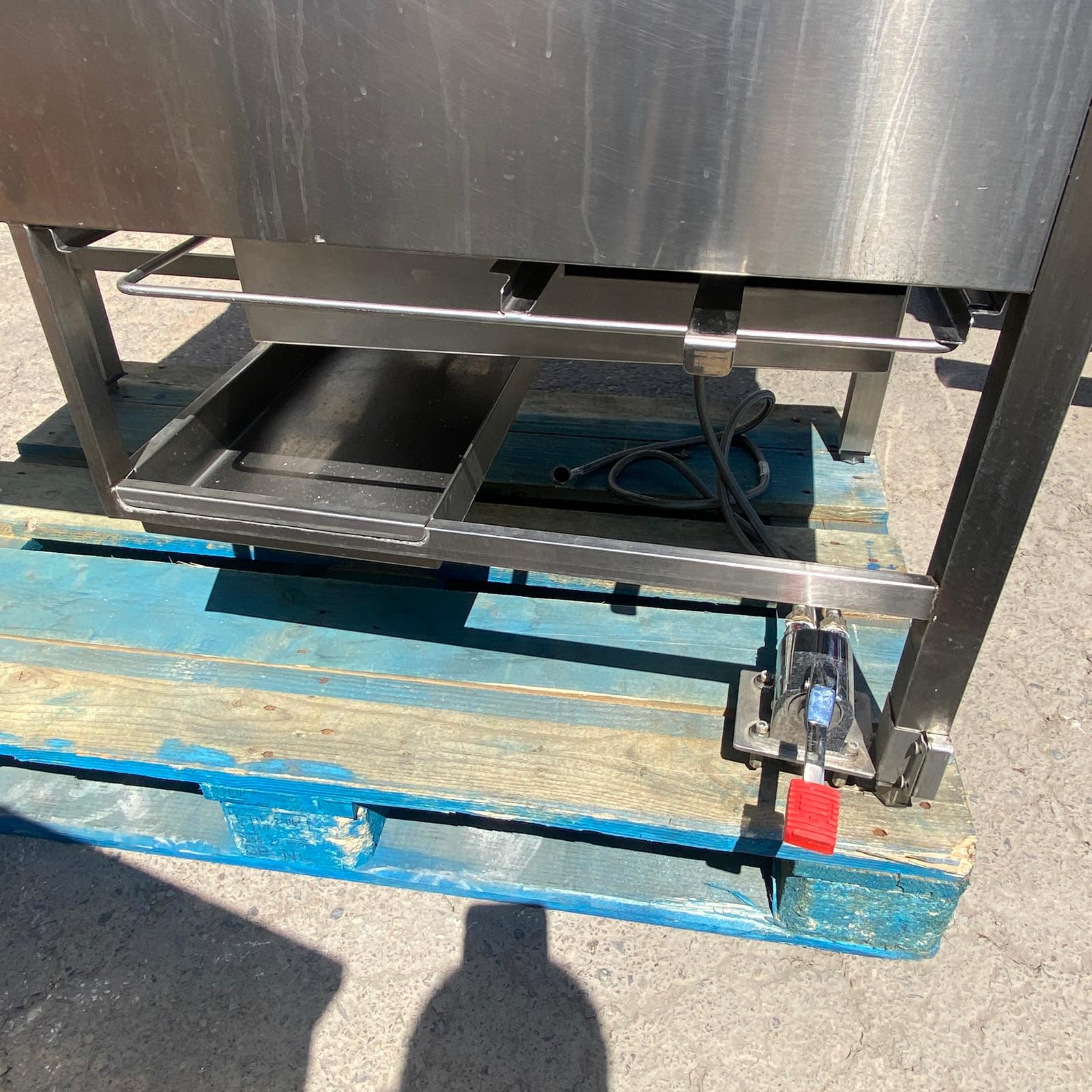 fregadero industrial de acero inoxidable steelinox con cuba profunda y sistema de pedal